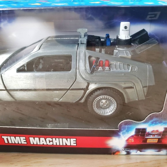 Jada Toys Back To The Future Part 2 TIME MACHINE Delorean 1:32 Diecast Car - Picture 11 of 11